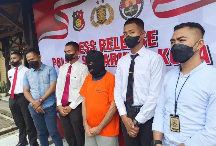 (Foto: Pelaku yang kini telah diamankan di Mapolsekta Samarinda Kota/Ist)