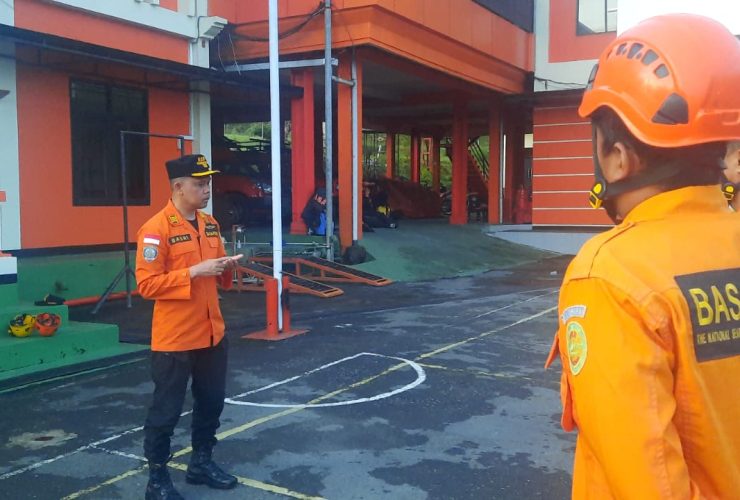 (Foto: Basarnas saat melakukan apel untuk pencarian korban tenggelam di kawasan Tanjung Jumlai, PPU/Ist)
