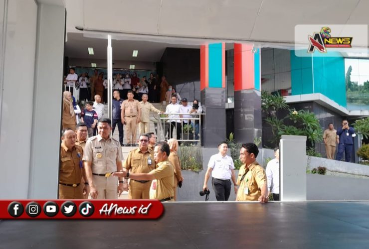 (Foto: Walikota Samarinda, Andi Harun usai meresmikan Mobil Penekan Inflasi di Kantor Dinas Perdagangan Samarinda/Ist)