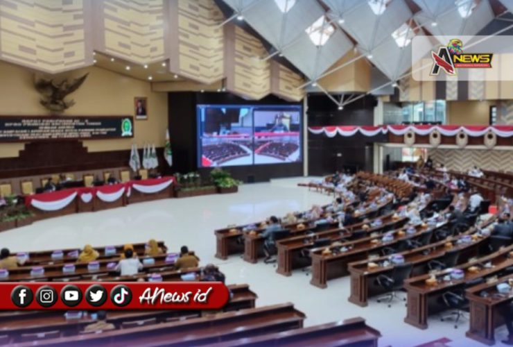 (Foto: Suasana rapat paripurna DPRD Kaltim terkati perpanjangan masa kerja pansus investigasi pertambangan dan Raperda RTRW/Ist)
